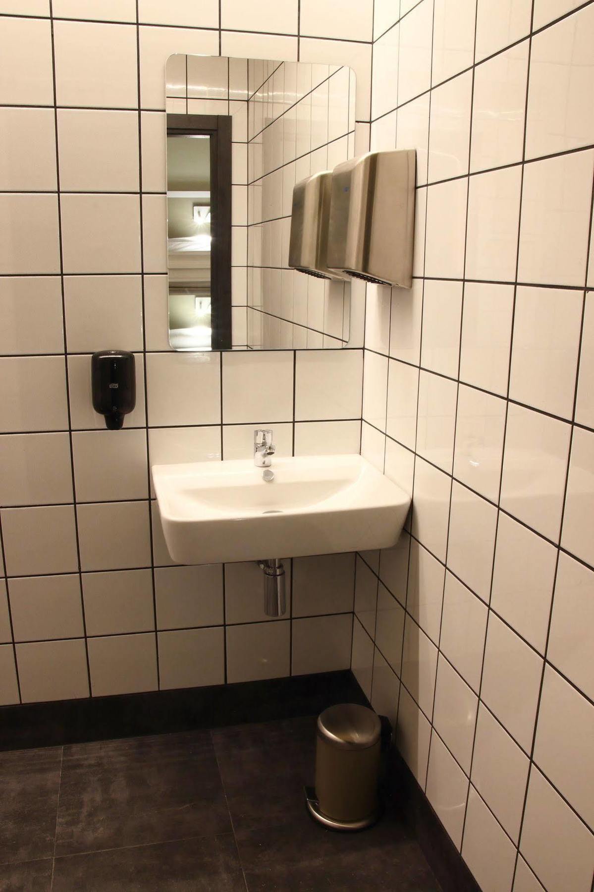 Poshtel Bilbao - Premium Hostel Eksteriør billede